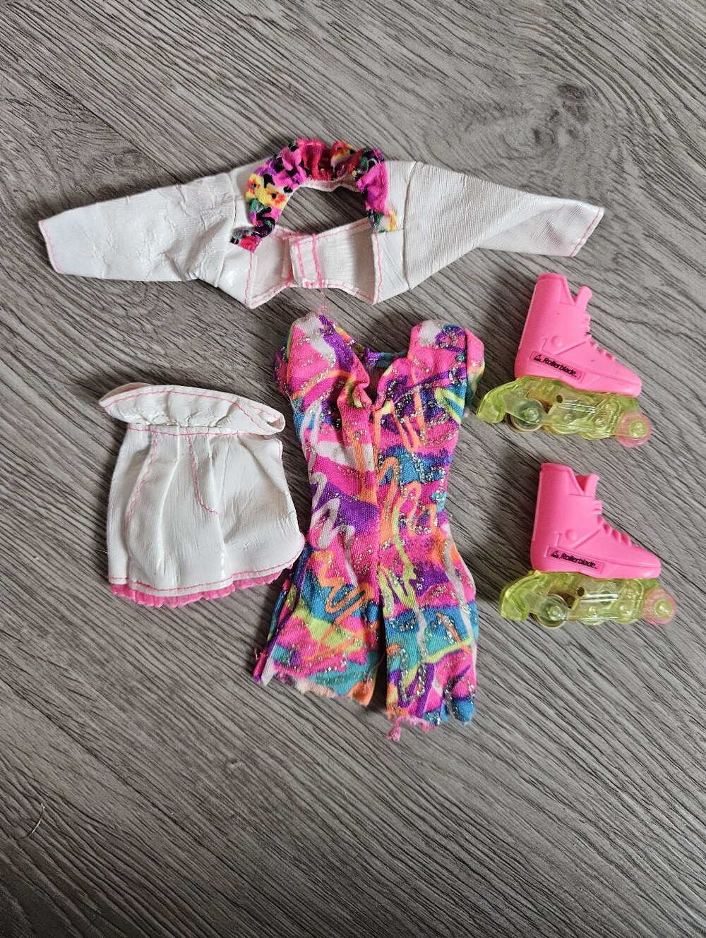 1991 Rollerblading Barbie "Flicker N' Flash" Accessories Set